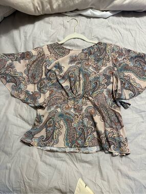 Express Paisley Print Flutter Sleeve Blouse - Beige/Multi